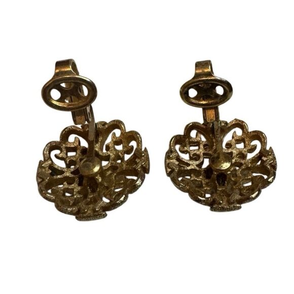 Vintage Avon Gold Toned Textured Filagree Clip On Earrings - Picture 5 of 6